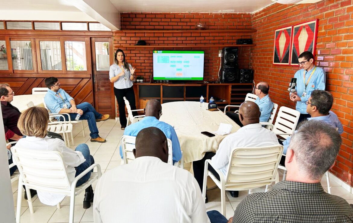 Embaixador da Costa do Marfim visita Agrovale e anuncia aumento nas importações de açúcar